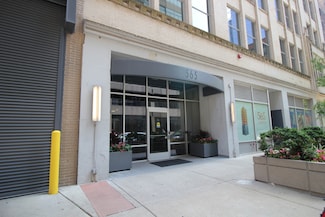 565 W Quincy St Unit 912, Chicago, IL 60661