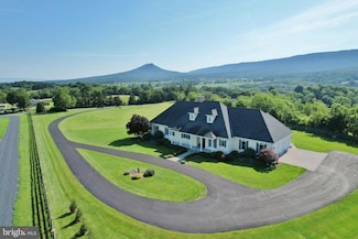 612 Cardinal Rd, New Market, VA 22844