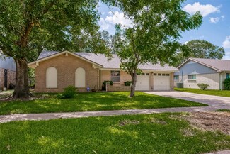 2216 Hickory Ln, Pasadena, TX 77502
