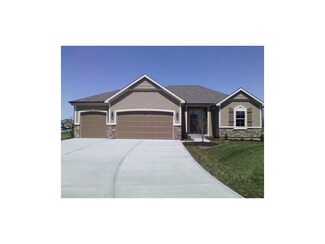 4217 S White Sands Ct, Blue Springs, MO 64015