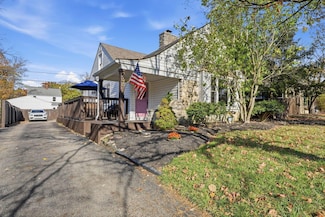 238 W Henderson Rd, Columbus, OH 43214