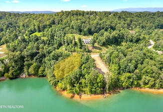 175 Waterside Ln, Lafollette, TN 37766