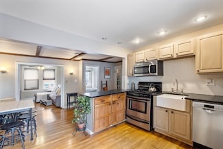 327 Sumner St Unit 2, Boston, MA 02128