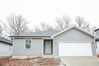 1044 S Overhill Ave, Springfield, MO 65802