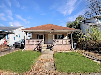 1517 Tacoma St, Flint, MI 48503