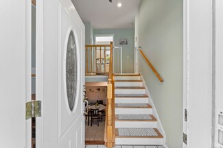 32 Branhaven Dr, East Haven, CT 06513