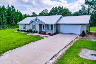 4718 Otter Creek Cir, Blackshear, GA 31516
