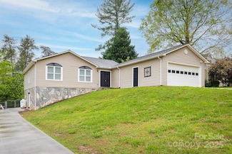 3085 Hunters Ridge Ct, Morganton, NC 28655