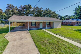 2202 North St, Gulfport, MS 39507