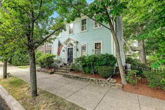673 Main St, Warren, RI 02885