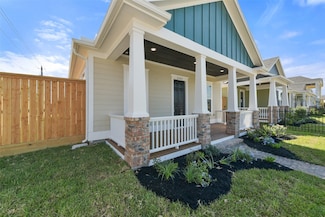 2503 S Houston Ave, Pearland, TX 77581