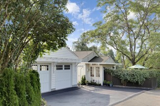 5318 NE 180th St, Lake Forest Park, WA 98155