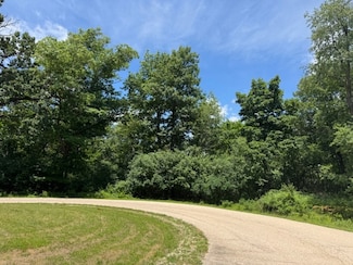1302 Autumn Ridge Ct, Crystal Lake, IL 60014