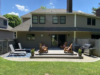 63 Cottage St Unit 5, Newton Upper Falls, MA 02464