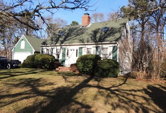 8 Anchorage Ct, Harwich Port, MA 02646