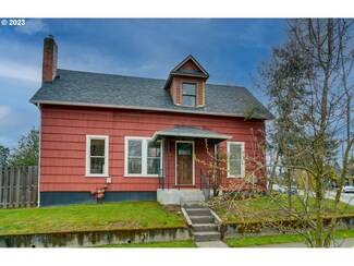 8327 N Fessenden St, Portland, OR 97203