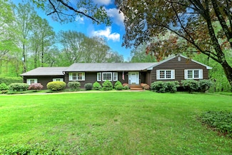119 Pease Rd, Woodbridge, CT 06525
