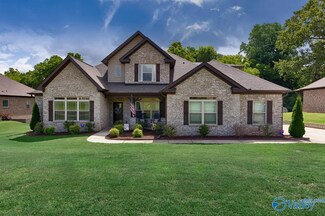 140 Carlton Cash Dr, Hazel Green, AL 35750