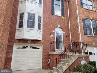 6331 Crooked Oak Ln, Falls Church, VA 22042