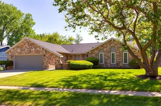 1667 NW 93rd Ct, Clive, IA 50325