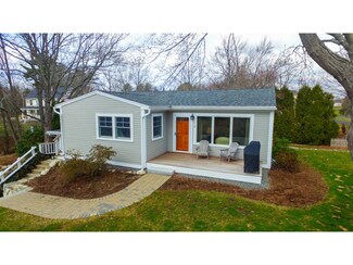 118 Wentworth Rd, New Castle, NH 03854