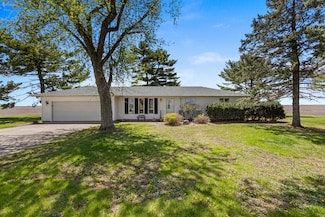2355 County Road 100 N, Broadlands, IL 61816