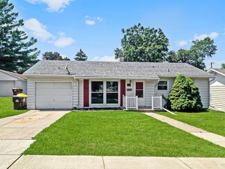 952 W Jefferson Dr, Freeport, IL 61032
