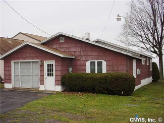 799 Minoa Beach Rd, Bridgeport, NY 13030