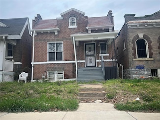 3209 N Taylor Ave, Saint Louis, MO 63115