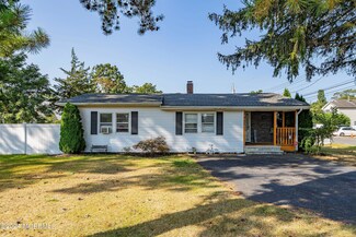 1507 Whitcomb Rd, Forked River, NJ 08731