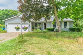 15255 Pruin St, Spring Lake, MI 49456