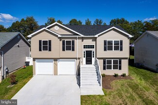 600 Ford Cir, Inwood, WV 25428