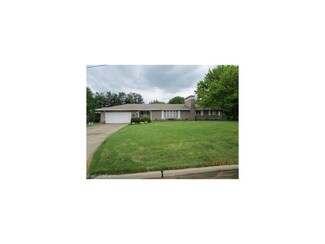 176 Highland Dr, New Concord, OH 43762