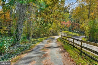 385 Mill Swamp Rd, Edgewater, MD 21037