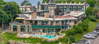 111 Pine River Ln Unit Door 100, Charlevoix, MI 49720