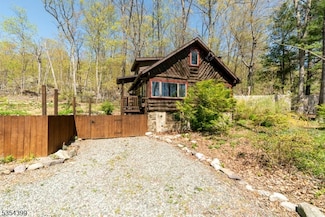51 Glendale Rd, Hewitt, NJ 07421