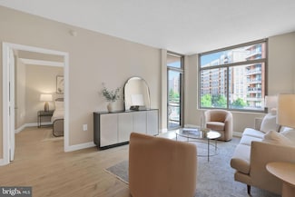 3600 S Glebe Rd Unit 321W, Arlington, VA 22202