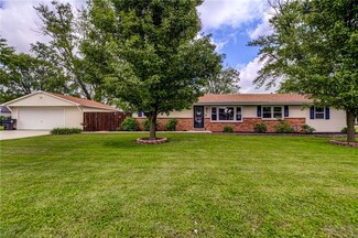 810 Mintler Dr, Mount Zion, IL 62549