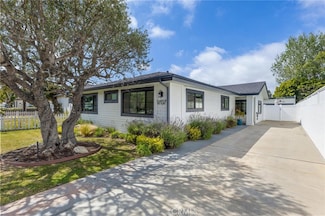 1707 10th St, Manhattan Beach, CA 90266