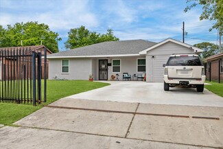 7818 Belbay St, Houston, TX 77033