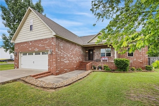 91 Mountain Crest Dr, Russellville, AR 72802