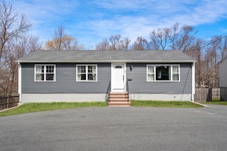 29 Putnam St, Peabody, MA 01960