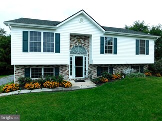 229 Coriander Way, Bunker Hill, WV 25413