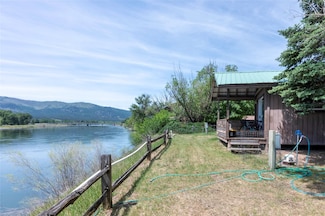 207 & 209 Oak Ln, Plains, MT 59859
