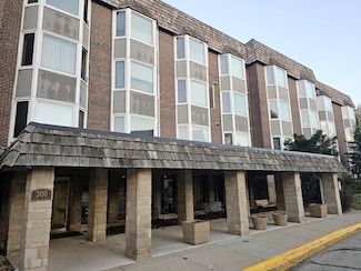 300 Thames Pkwy Unit 2A, Park Ridge, IL 60068