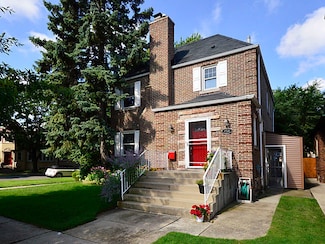 6700 N Fairfield Ave, Chicago, IL 60645