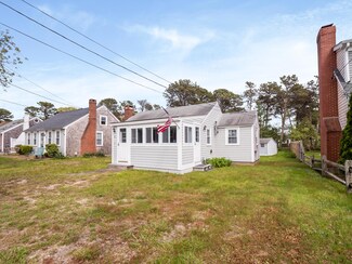 62 Sea St, Dennis Port, MA 2639