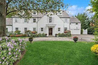 352 Pondfield Rd, Bronxville, NY 10708