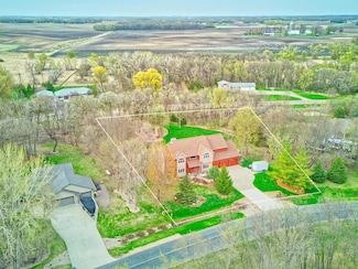 16694 206th Cir, Hutchinson, MN 55350