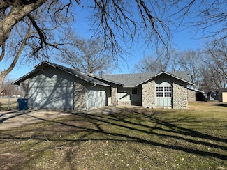 502 S Collins St, Fairland, OK 74343